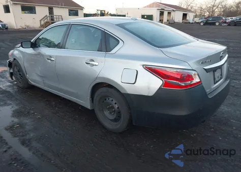 2015 Nissan Altima 2.5 S z USA, uszkodzony, nr VIN 1N4AL3AP7FC435491